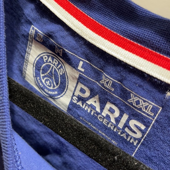 Graphic T-Shirt - Picture 2 of 3